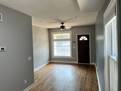 Building Photo - Beautiful town home in the heart of Saint ...