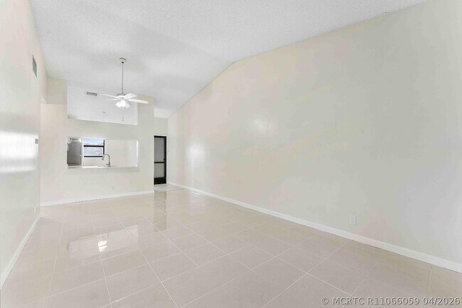 Foto del edificio - 3375 Jaywood Terrace