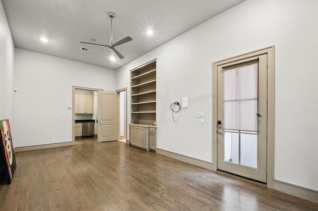 Foto del edificio - 1405 Lake Pointe Pkwy