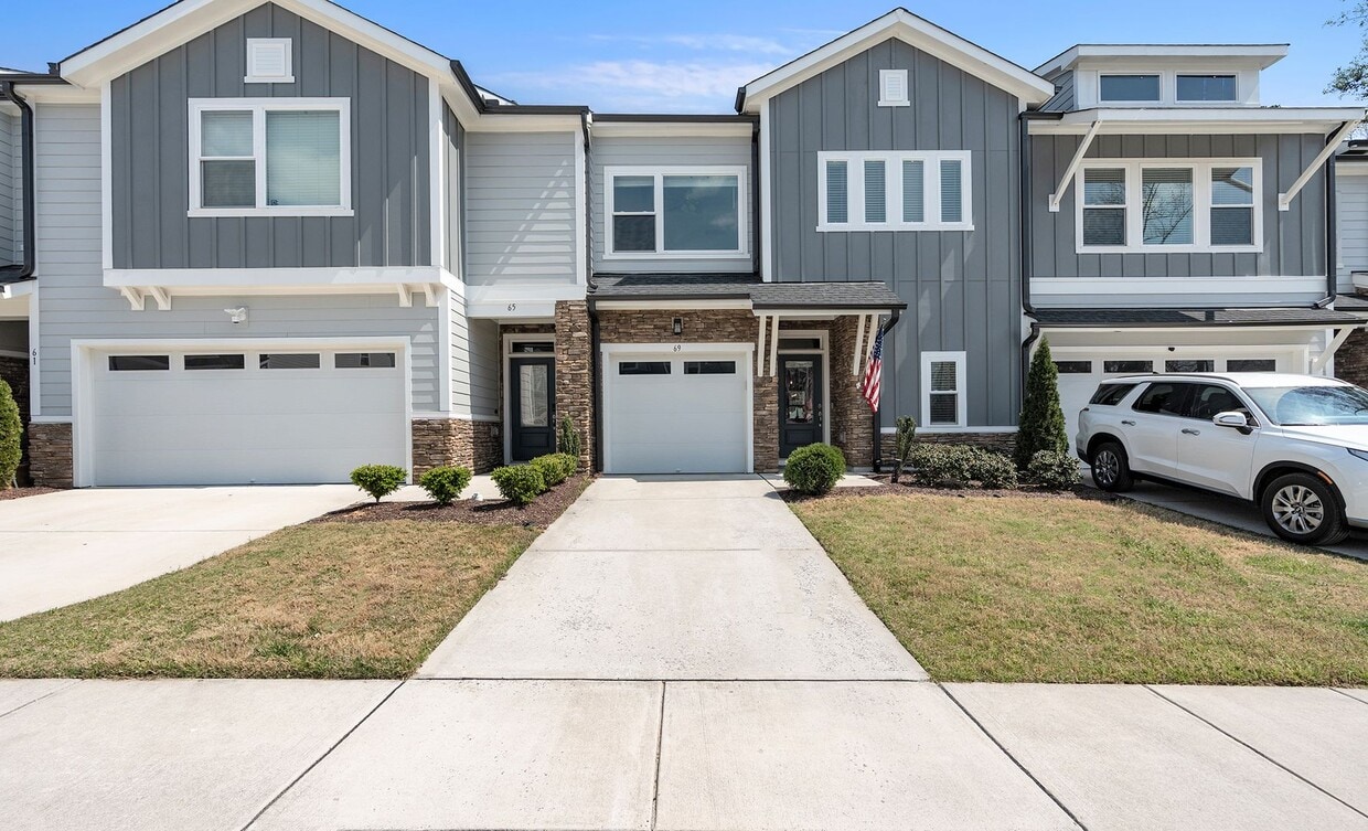 PARK FLEX STAYS - FULLY FURNISHED! Sunlit, Briar Chapel Retreat with Designer Finishes & Resort-S... - PARK FLEX STAYS - FULLY FURNISHED! Sunlit, Briar Chapel Retreat with Designer Finishes & Resort-S...