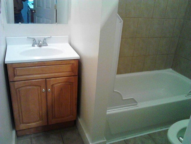 Building Photo - 2112 Fleet St