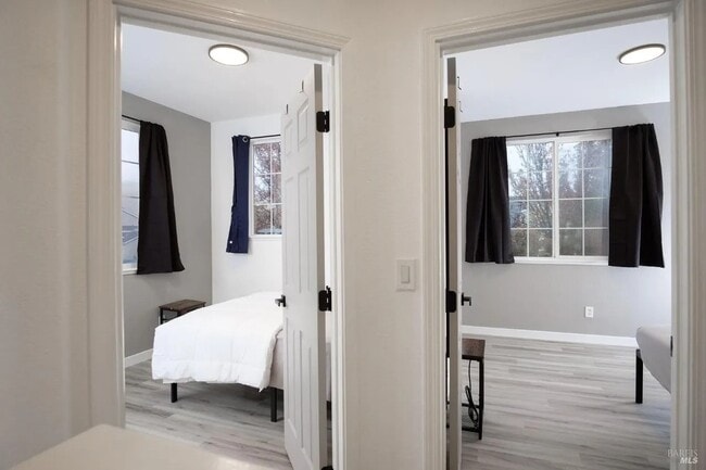 Foto del edificio - 5156 Woodward Ln