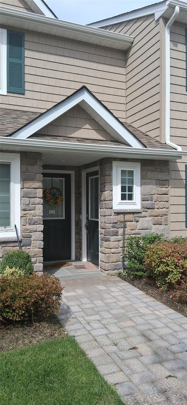 Building Photo - 373 Plad Blvd