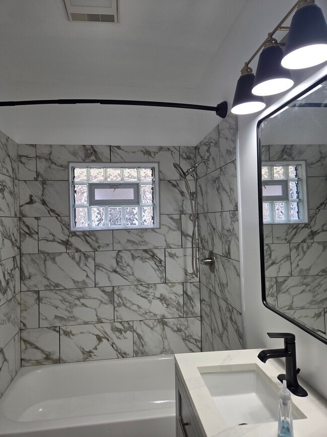 Building Photo - 2781 E 126th St