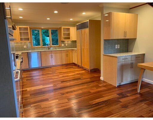 Primary Photo - 20 Caulfield Cir