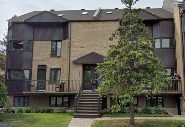 Building Photo - 8844 Boul Rivard