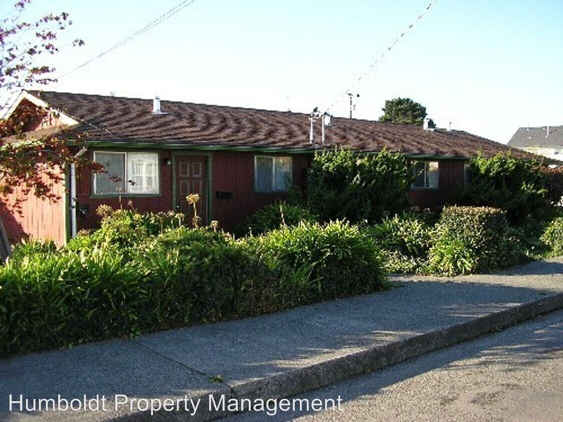 Primary Photo - 910 Pine St