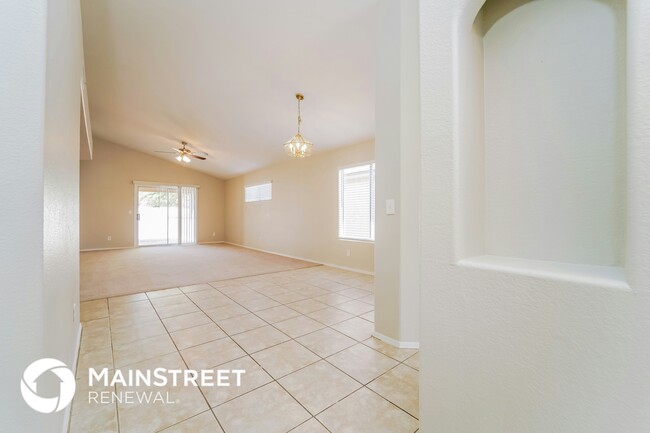 Foto del edificio - 8040 N Halter Rd