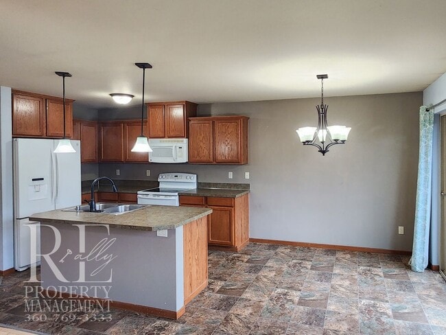 Building Photo - Beautiful Single-Story Home with Hardwood Floors, 3-Car Garage & Expansive Backyard