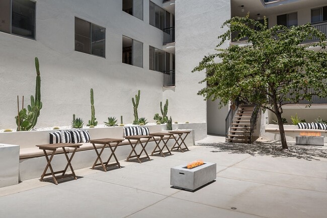 Building Photo - Kith + Kin