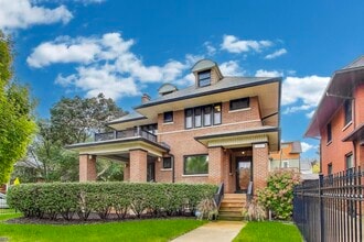 Building Photo - 1601 W Touhy Ave