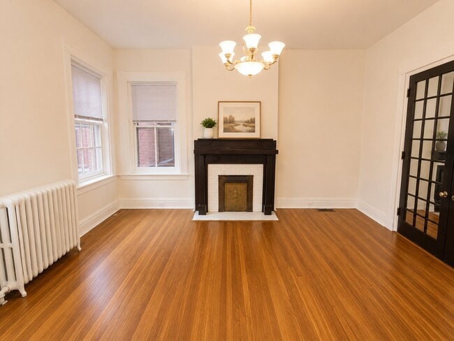 Photo - 2706 E Grace St (Richmond, VA) Apartment