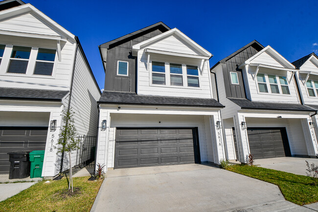 Home also has a private gate to the front door and patio - 5616 Balbo St