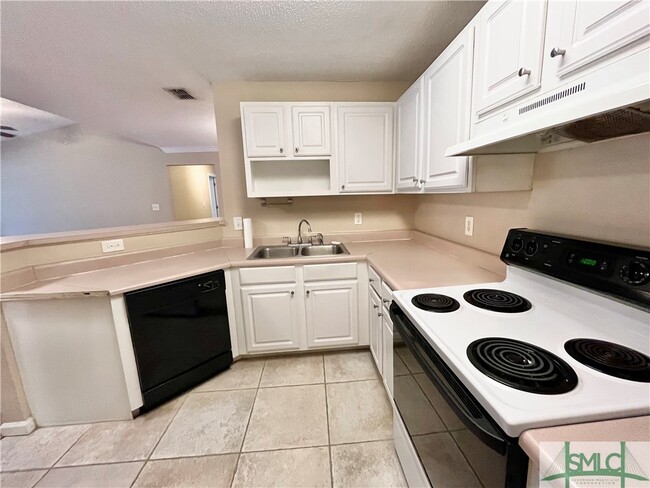 Foto del edificio - 8307 Walden Park Dr