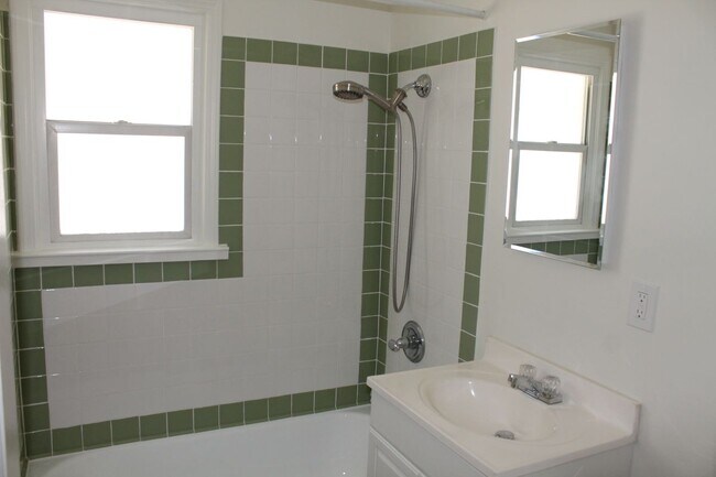 Foto del edificio - 1613 W Victory Blvd