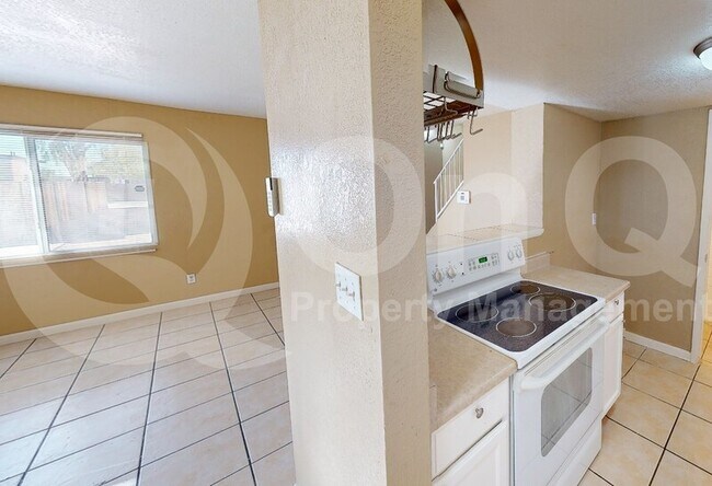 Foto del edificio - 4639 E Wood St