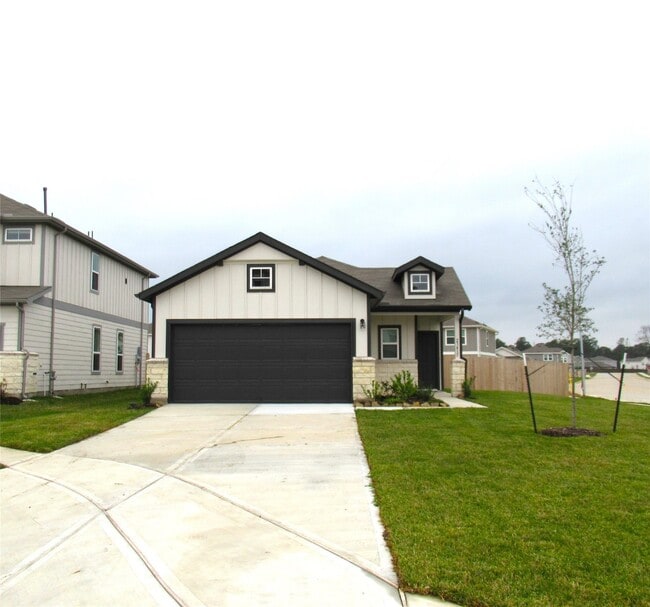 Foto del edificio - 23415 Pinetum Cir