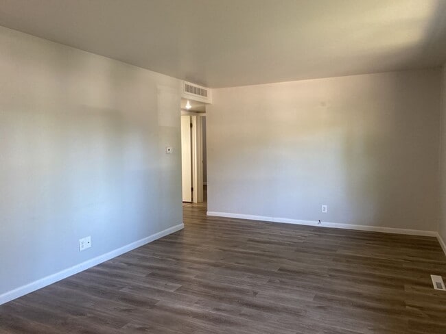 Foto del edificio - 3 Bed 1 Bath w/ 1 car garage West-Side Fort Collins Ranch