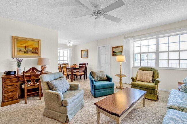Building Photo - 1441 Ocean Dr
