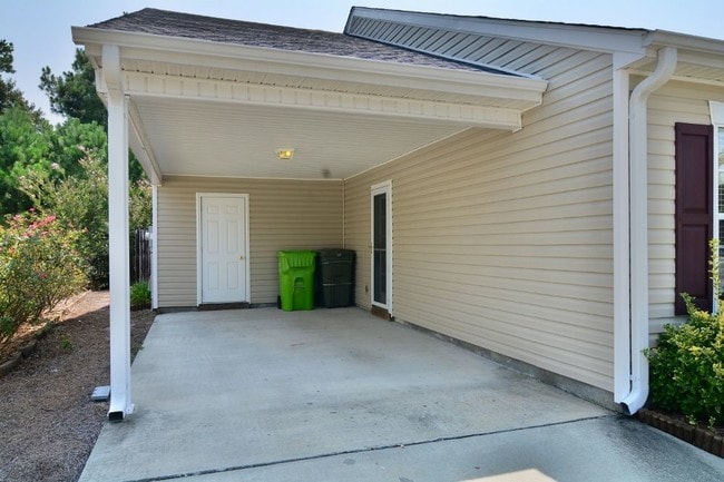 Building Photo - 402 Elders Pond Cir