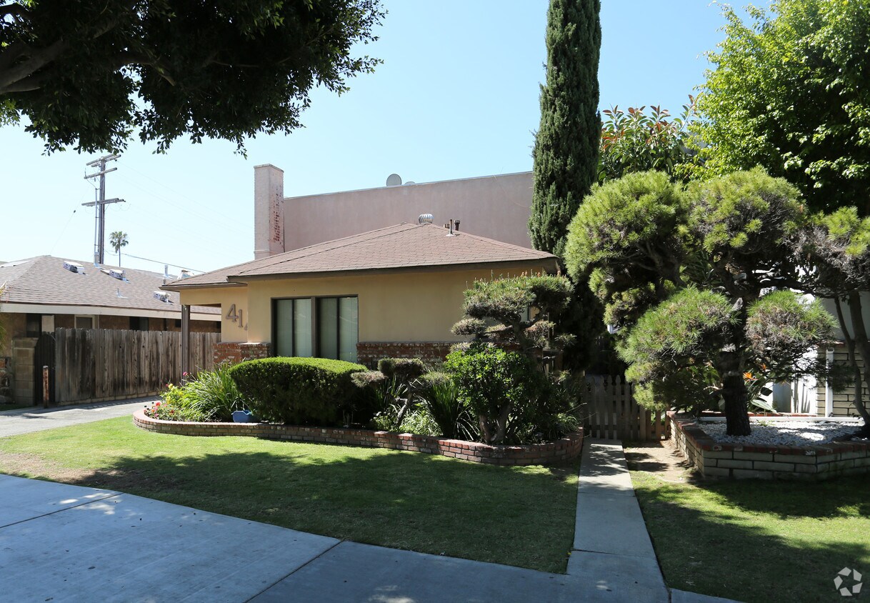 Building Photo - 4141 Elenda St