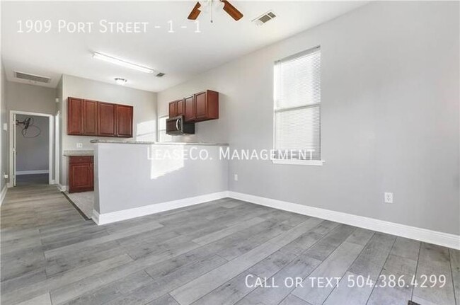 Building Photo - 1909 Port St