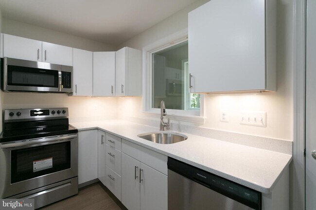 Building Photo - 3340 Holland Cliffs Rd