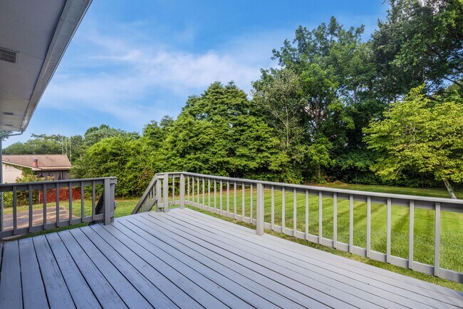 Building Photo - Knoxville 37934 - Farragut Schools - Recen...