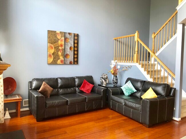 Foto del edificio - 26 Dickerson Ln