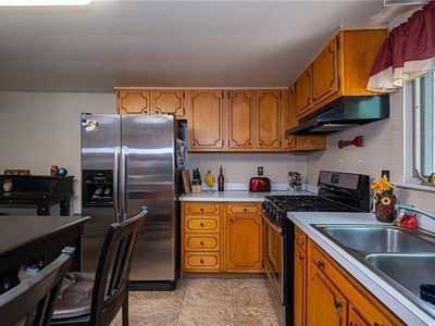 Cocina - 4740 Juniper St