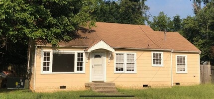 Building Photo - 310 4th Ave