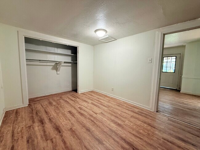 Foto del edificio - 208 Moss St