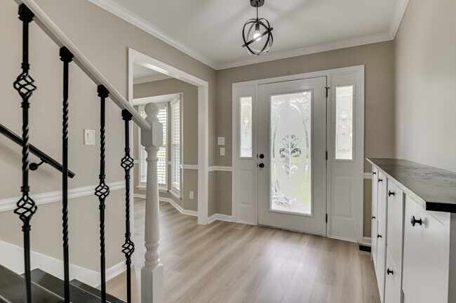 Foto del edificio - 454 Windtree Pl