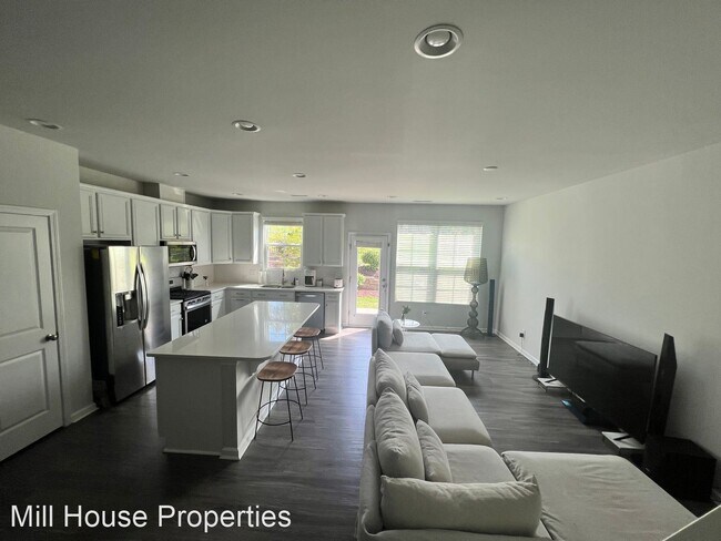 Building Photo - 3 br, 3.5 bath House - 524 Catalina Grande...