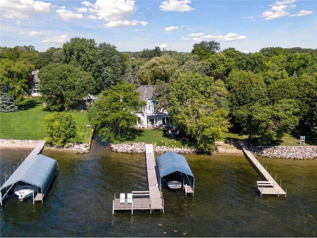 Foto del edificio - 3115 N Shore Dr