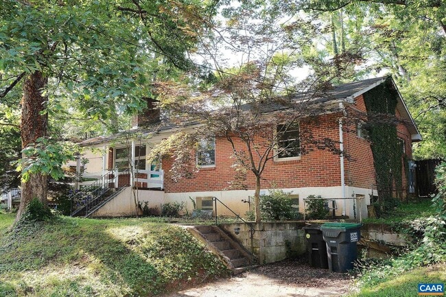 Building Photo - 2307 Crestmont Ave