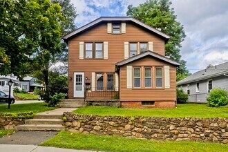Building Photo - 57 Woods Ave