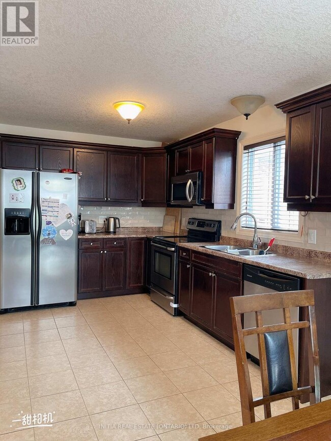 Building Photo - 1466 S Wenige Dr