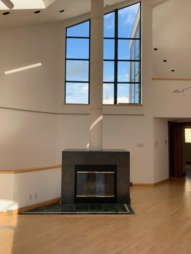 Building Photo - 1 bedroom in San Francisco CA 94110