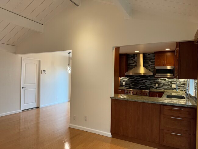 Building Photo - 5124 Selinda Way