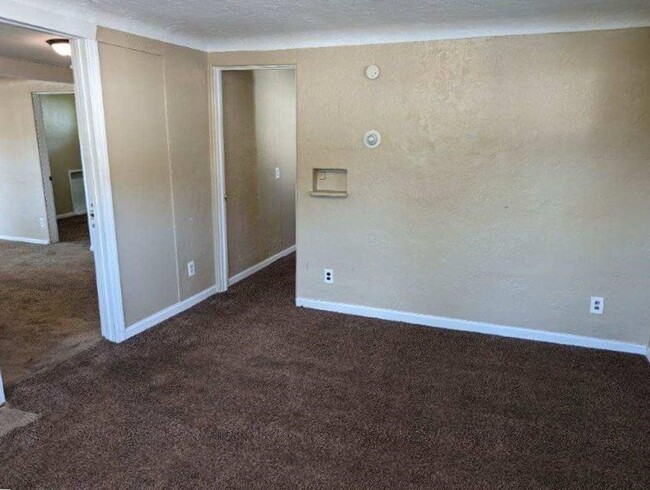 Building Photo - BELOW MARKET RENT!