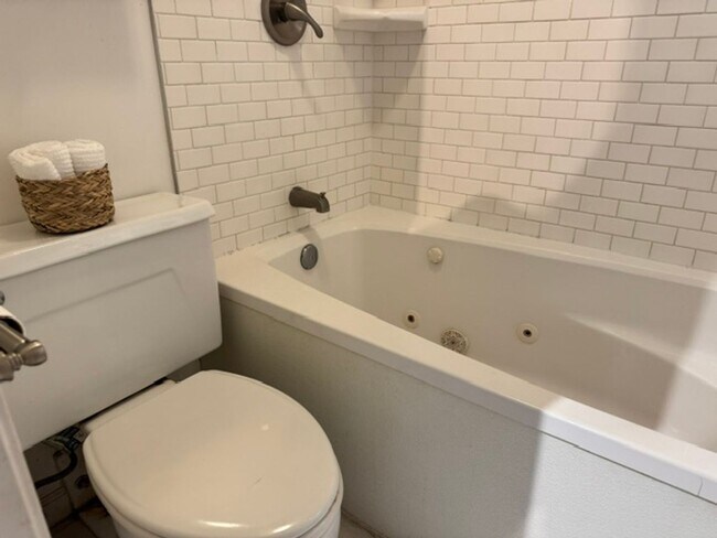 Foto del edificio - One Bedroom in Honolulu at Queens Villa