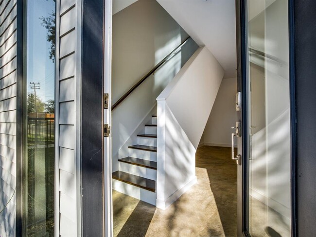 Foto del edificio - 4901 Live Oak St