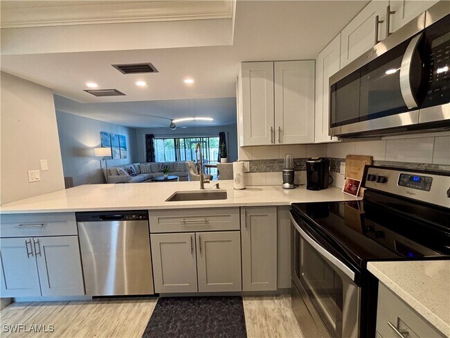 Foto del edificio - 800 Meadowland Dr