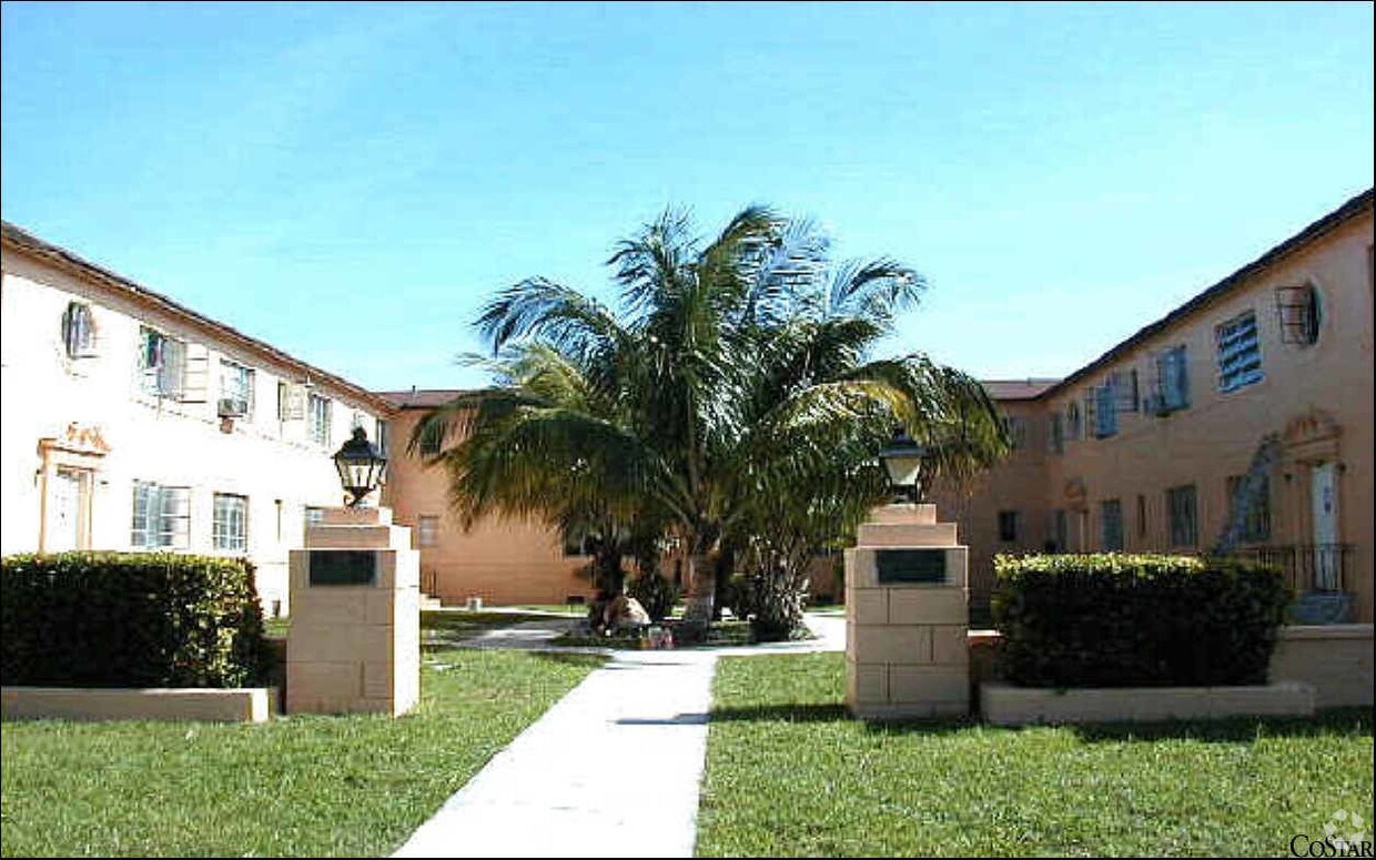 Building Photo - Marenee Gardens