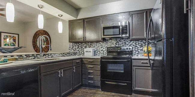 Building Photo - 1 br, 1 bath Apartment - Xander Apartments A2