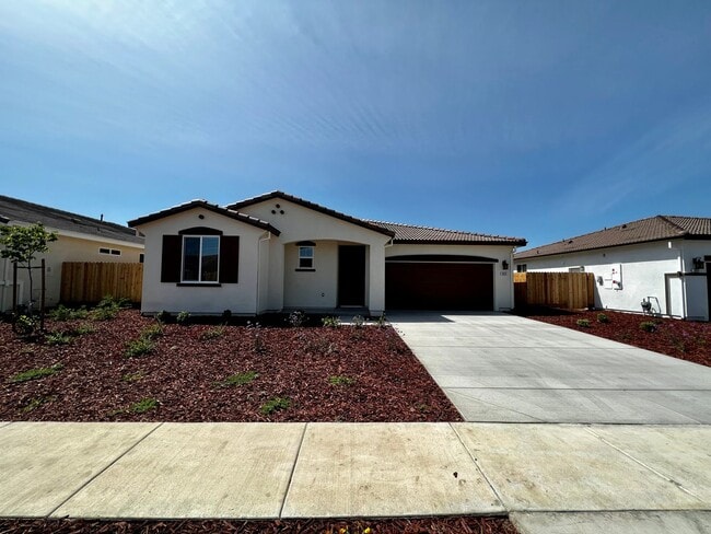 Building Photo - 2035 Greenbriar Dr