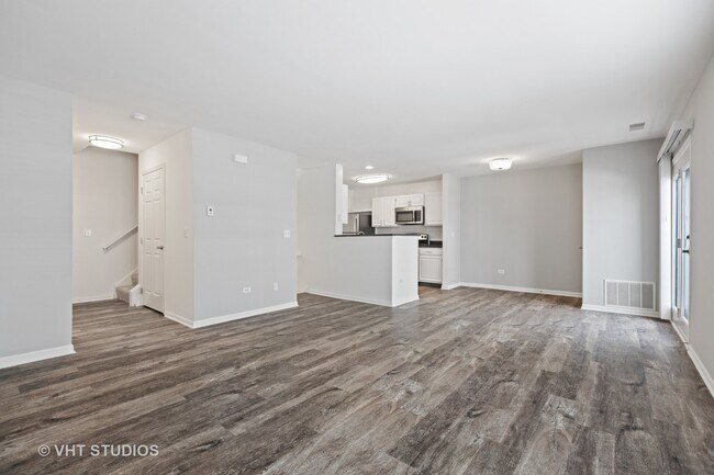 Foto del edificio - 360 Haydn Ct