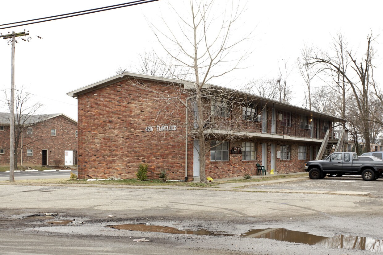 4218 Flintlock Dr, Louisville, KY 40216 Apartments in Louisville, KY