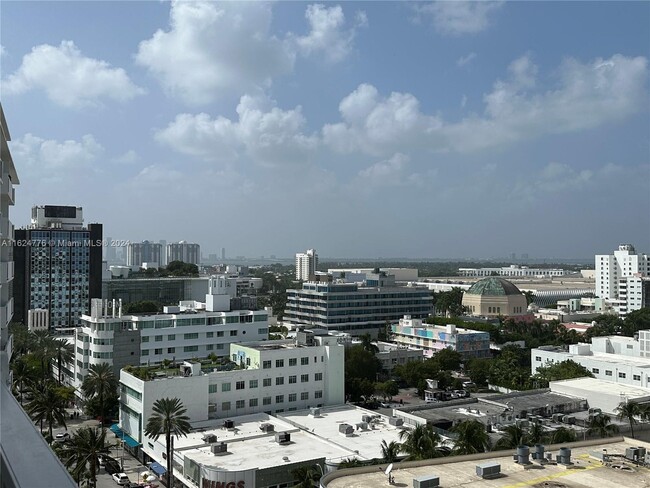 Foto del edificio - 100 Lincoln Rd